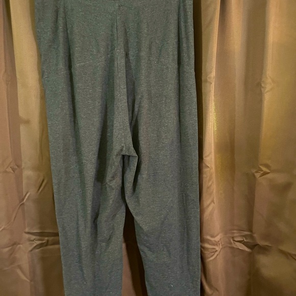 Ladies Oh Mamma Capri Leggings, Size XL, Grey, super cute and comfy - Picture 3 of 3
